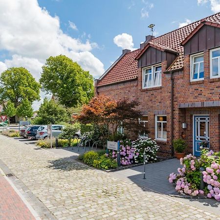 Hotel Am Fischerhafen Ditzum Bagian luar foto