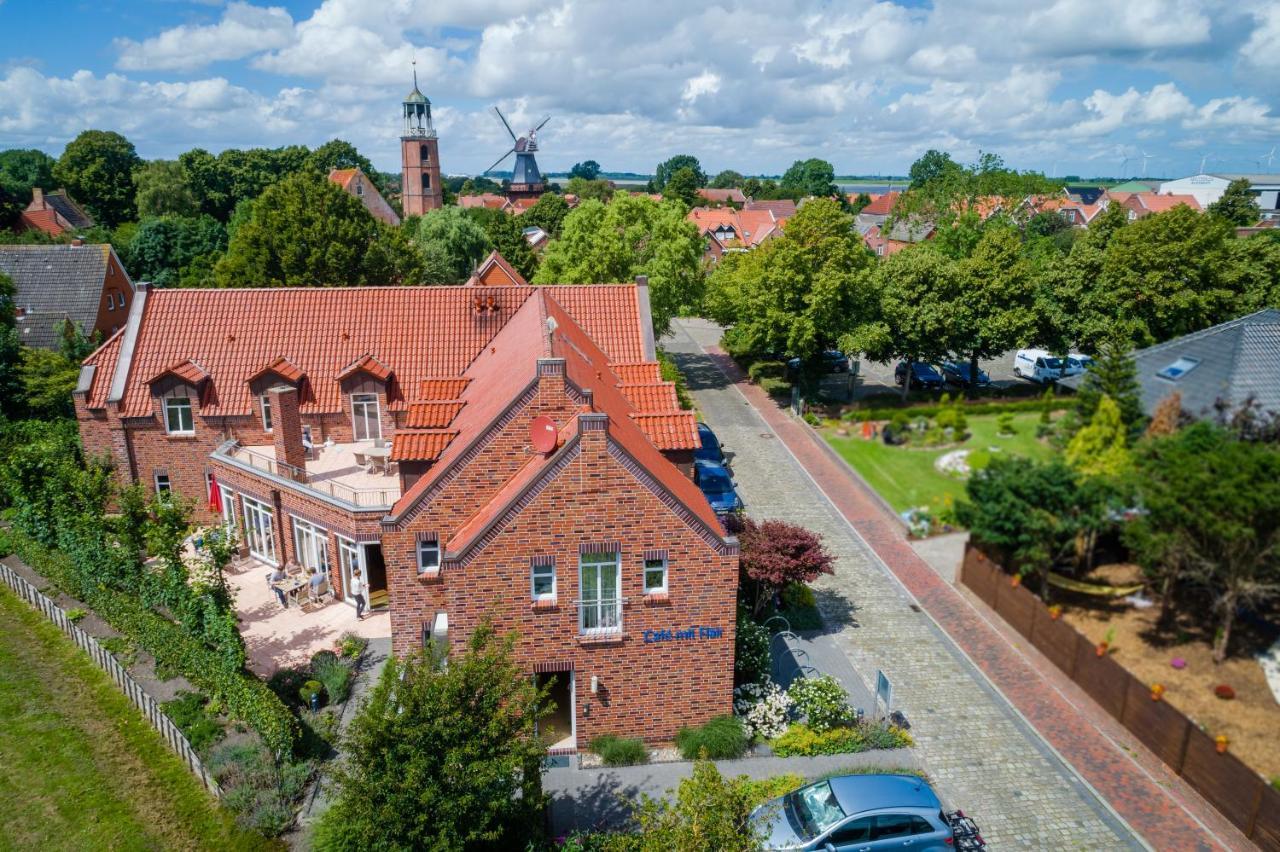 Hotel Am Fischerhafen Ditzum Bagian luar foto